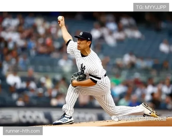 凯恩与莱万巅峰对决一触即发,谁将主宰赛场? 凯恩与莱万巅峰对决一触即发,谁将主宰赛场?